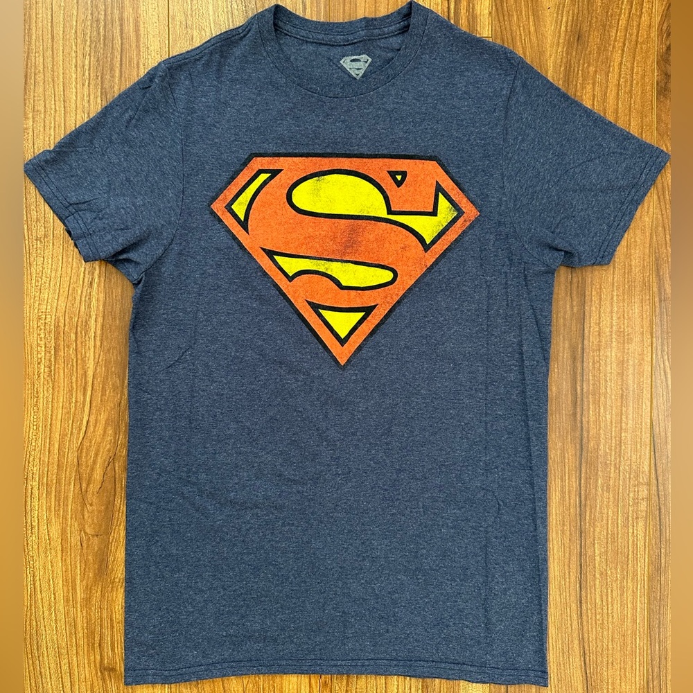 Superman Men’s Small T Shirt
